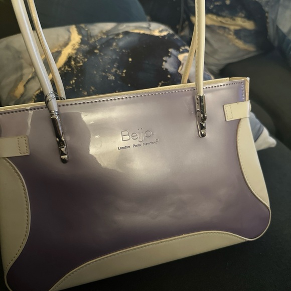Beijo Lavender and Cream Shoulder Bag - Picture 3 of 10